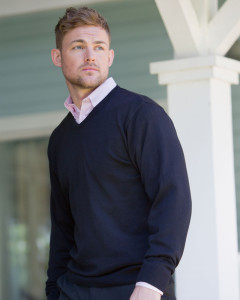 710M Russell Collection Men’s V-Neck Knitted Pullover 